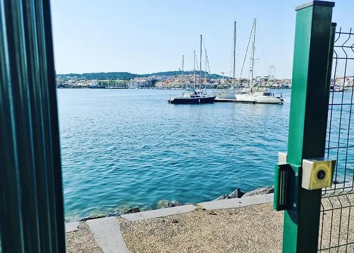 46 Ile Paradise Vue Port * アグド